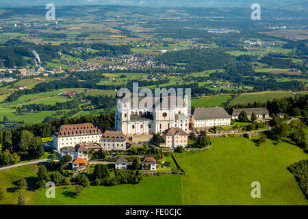 Vue aérienne, Basilique Sonntagberg, foothills avec Green Meadows, 300, Basse Autriche, Autriche, Europe, vue aérienne, Banque D'Images