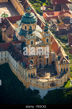 Vue aérienne, monastère bénédictin, UNESCO World Heritage Site, complexe du monastère baroque autrichien, Wachau, l'Abbaye de Melk, Banque D'Images