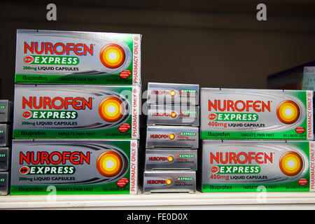 14 Décembre 2015 -- un tribunal australien a produits commandés dans le soulagement de douleur Nurofen gamme du marché. Banque D'Images