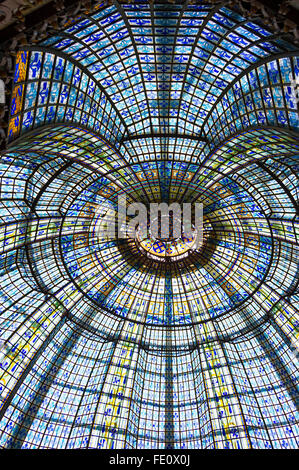 Coupole de l'Art Nouveau, grand magasin Le Printemps, Paris, Ile-de-France, France Banque D'Images