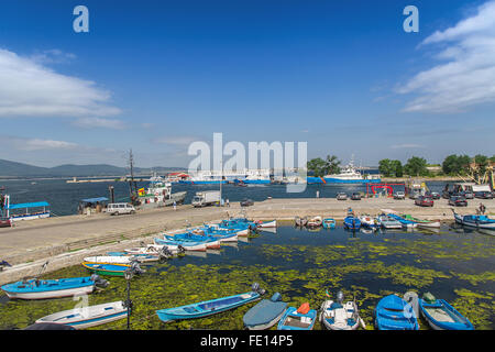 Navires bateaux port boue d'algue de mer Banque D'Images