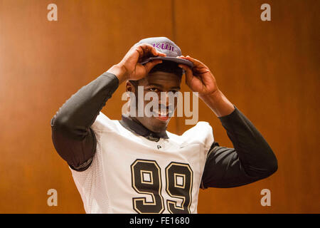 Tampa, Floride, USA. 3, 2016. Vous VRAGOVIC | fois.Plante High School's Isaïe annonce Ntukogu qu'il va à l'Université de Kentucky Wesleyan pendant la journée nationale de signature à l'un endroit sur Buc Mercredi, 3 février 2016. © Vous Vragovic/Tampa Bay Times/ZUMA/Alamy Fil Live News Banque D'Images