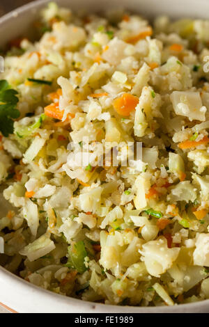 Chou-fleur avec du riz biologique Paleo Herbes et épices Banque D'Images