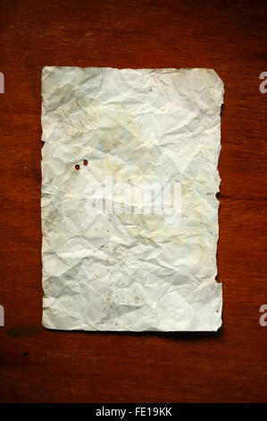 Vieux papier froissé Banque D'Images