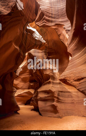 La lumière et les ombres de mélange dans la région de Antelope Canyon Banque D'Images