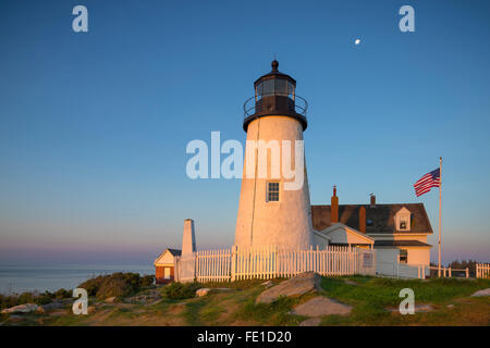 Lincoln Comté (Maine) : la lumière du matin sur Pemaquid Point Lighthouse (1835) Banque D'Images