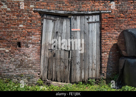 Ancien garage à Staynall près de Lancashire Hambleton Banque D'Images
