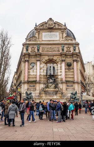 Fontaine Saint-Michel, fontaine murale, Paris, France. Banque D'Images