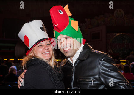 Tenerife, Espagne. 06Th Feb 2016. Les carnavaliers à Elecion de Gala de la Reina de Carnaval de Santa Cruz de Tenerife. Banque D'Images