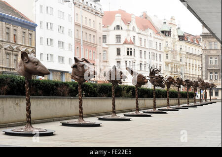 Les chefs d'Ai Weiwei-Chinese Zodiac artiste contemporain et activiste pièce à Prague Banque D'Images