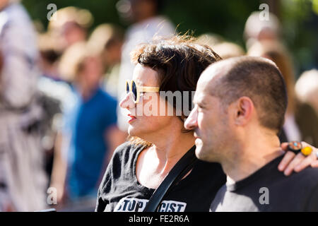 Melbourne, Australie. 4 Février, 2016. Les militants des réfugiés avec l'Alliance socialiste et les étudiants universitaires, en protestation contre l'envoi d'enfants à Melbourne à partir de camps onshore à Nauru centres off-shore. Crédit : David Hewison/Alamy Live News Banque D'Images