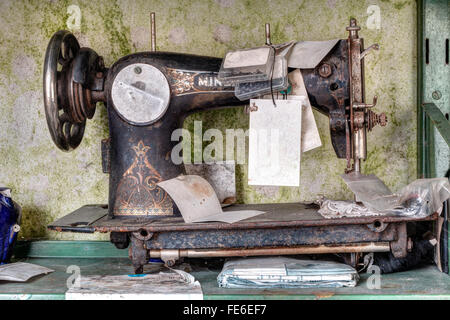 Machine à coudre ancienne - retro Banque D'Images