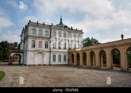 Le château baroque de Ploskovice Banque D'Images