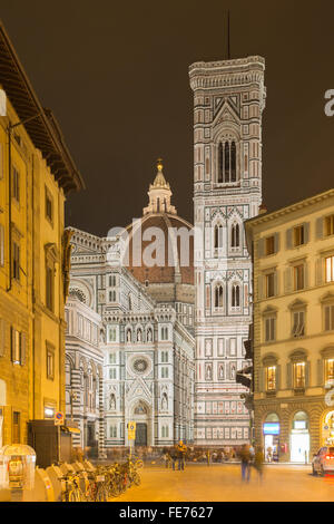 La cathédrale de Florence, Cattedrale di Santa Maria del Fiore, nuit, Florence, Toscane, Italie Banque D'Images
