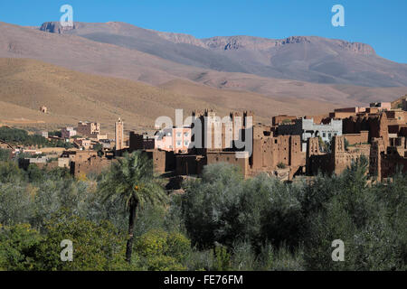 Vieille kasbah dans la vallée du Dadès, Haut Atlas, Marrakech-tensift-Al Haouz, Maroc Banque D'Images