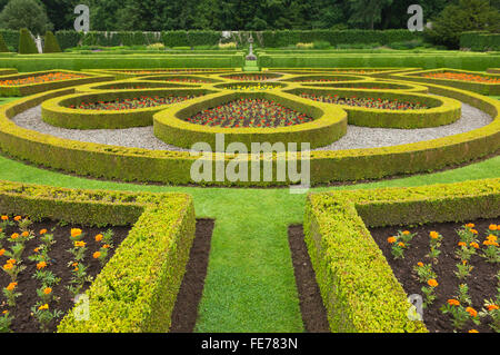 Des frontières à Pitmedden Garden, l'Aberdeenshire, en Écosse. Banque D'Images