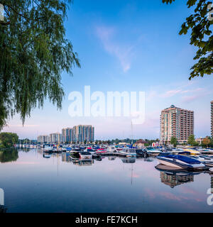 Marina à Barrie en Ontario, la baie de Kempenfelt Banque D'Images