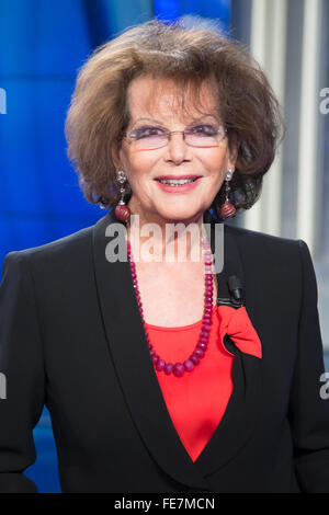 Rome, Italie. Le 04 février, 2016. La célèbre actrice italienne Claudia Cardinale invité de Bruno Vespa dans son spectacle 'Porta a Porta' diffusé sur la télévision italienne RAI. © Mauro Fagiani/Pacific Press/Alamy Live News Banque D'Images