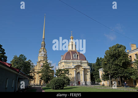 La Cathédrale Saints Pierre et Paul et le Mausolée grand-ducal (Banque d'inhumation) dans la forteresse Pierre et Paul, Saint-Pétersbourg, Russie Banque D'Images