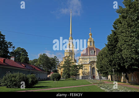 La Cathédrale Saints Pierre et Paul et le Mausolée grand-ducal (Banque d'inhumation) dans la forteresse Pierre et Paul, Saint-Pétersbourg, Russie Banque D'Images