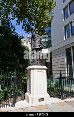 Une statue du Général Charles de Gaulle, Londres, Royaume-Uni. Banque D'Images