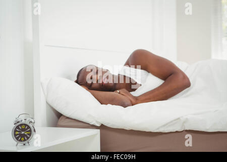Handsome man sleeping Banque D'Images