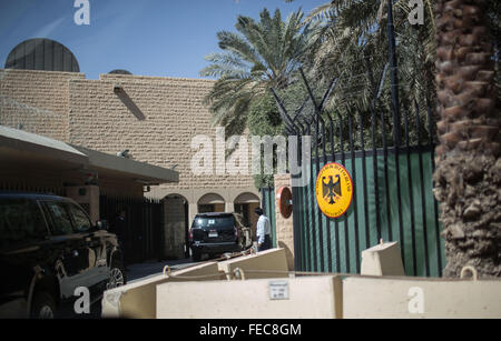 Riyadh, Arabie saoudite. Feb, 2016 4. Vue de l'entrée de l'ambassade allemande à Riyadh, Arabie saoudite, 4 février 2016. Photo : Michael Kappeler/dpa/Alamy Live News Banque D'Images