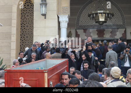 Le Caire, Égypte. 05Th Feb 2016. Funérailles d'Ahmed Seif al-Islam Hassan al-Banna, fils du fondateur des Frères musulmans est mort ce matin, et enterré les funérailles de mosquée Rahman Rahim au Caire. L'absence du chef de la confrérie musulmane Salah Salem au milieu parce que les conditions de sécurité en Egypte. Credit : Fayed El-Geziry/Pacific Press/Alamy Live News Banque D'Images