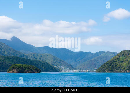 Vue éloignée sur le port de Queen Charlotte Sound Picton Marlborough Sounds Nouvelle-zélande Banque D'Images