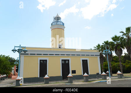 Faro Punta de las Figuras est un phare historique situé dans la région de Arroyo, Puerto Rico. L'île des Caraïbes. Le territoire américain. Banque D'Images