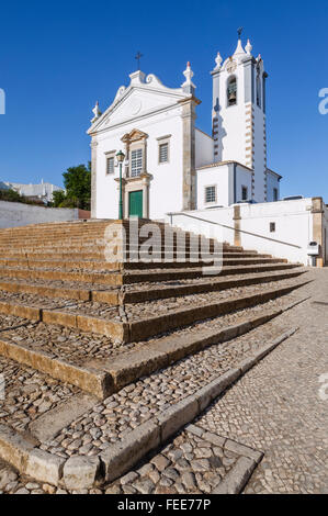 Portugal, Algarve, Faro, village d'Estoi, vue de la façade de l'église Igreja São Martinho de Estoi, l'Église mère de Estoi Banque D'Images