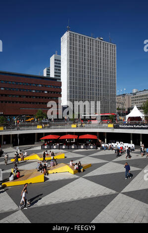 Sergels Torg, avec son célèbre modèle triangulaire plaza, Stockholm, Suède Banque D'Images