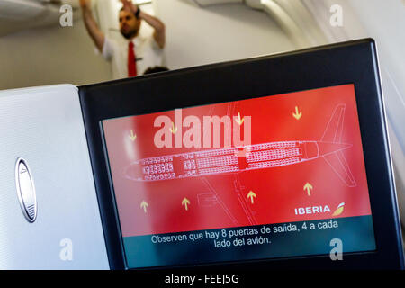 Espagne,Europe,européen,espagnol,MAD,Adolfo Suárez Madrid-Barajas aéroport,à bord,classe affaires,cabine,Iberia vol 6165,moniteur vidéo,avion commercial, Banque D'Images