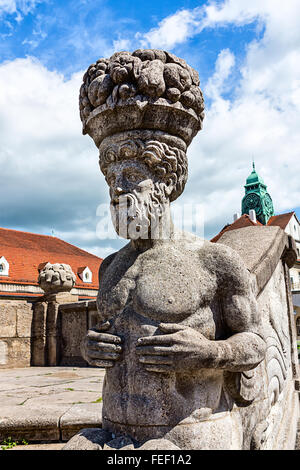 Sculptures mythologiques à Sprudelhof fontaine à Bad Nauheim. Ce complexe est reconnu comme le plus grand centre de l'Art Nouveau je Banque D'Images