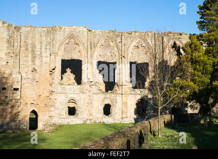 L'abbaye en ruine de Sainte Agathe ou Abbaye d'Easby, près de Richmond, North Yorkshire, England, UK Banque D'Images