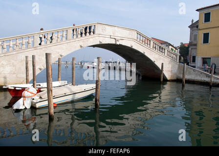 L'Italie, de Chioggia. Voir Vigo pont sur le Canal Vena Banque D'Images