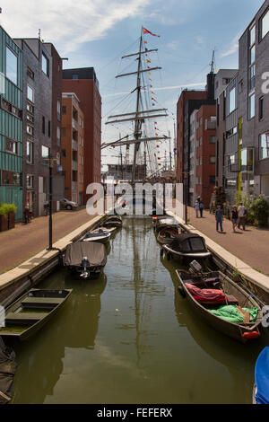 Maisons d'habitation par canal Banque D'Images