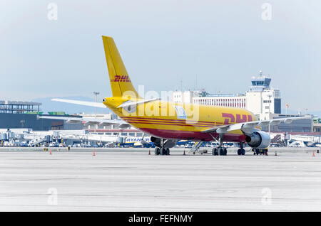 -Avions Airbus A300B4-622R(F)-, -manger de Leipzig- compagnie aérienne, est stationné à l'extérieur de la piste, à l'aéroport de Madrid. Banque D'Images