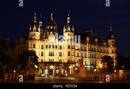 Château Schweriner Schloss Schwerin (de nuit), l'état de Mecklembourg-Poméranie-Occidentale, Allemagne Banque D'Images