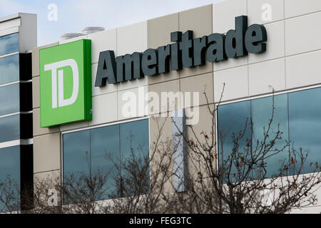 Un logo affiche à l'extérieur d'un établissement occupé par TD Ameritrade à San Diego, Californie le 30 janvier 2016. Banque D'Images