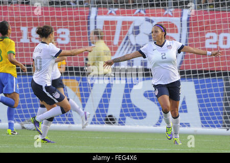 Orlando, FL, USA. 10 nov., 2013. L'AMÉRICAIN Sydney Leroux (2) célèbre marquant son deuxième durant un match amical contre le Brésil à la Florida Citrus Bowl, le 10 novembre 2013 à Orlando, Floride. © Scott Miller/ZUMA/Alamy Fil Live News Banque D'Images