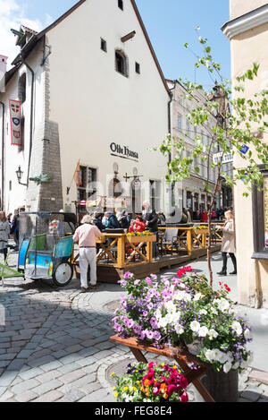 Restaurant médiéval Olde Hansa, Vanaturu kael, Vieille Ville, Tallinn, Tartu County, République d'Estonie Banque D'Images