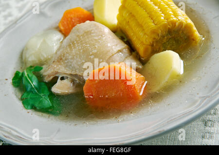 Sancocho de Gallina soupe poulet typique en Colombie. Le Venezuela et Panama. Banque D'Images