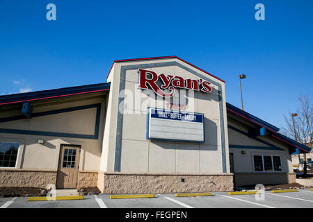 Un Ryan's Grill, Buffet et restaurant boulangerie, une filiale d'Ovation Brands, Inc., l'emplacement de Hagerstown, Maryland le Février Banque D'Images