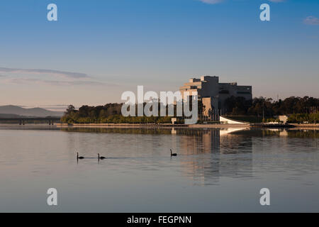 Haute Cour d'Australie sur les rives du lac Burley Griffin Parkes Australie Canberra ACT Banque D'Images