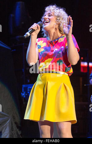 Madison, Wisconsin, USA. Feb, 2016 5. La chanteuse de country CAME (aka MARVEL CAMARON 1896-1982) il se produit sur scène à l'Alliant Energy Center à Madison, Wisconsin © Daniel DeSlover/ZUMA/Alamy Fil Live News Banque D'Images