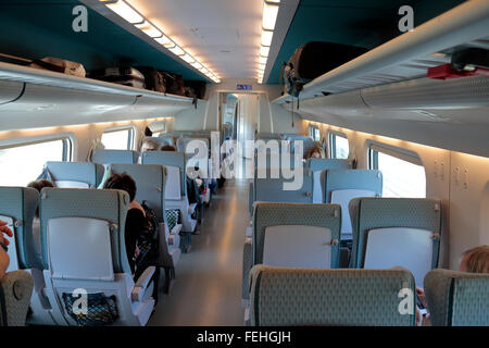 Une deuxième classe sur le train Allegro qui opère entre St Petersburg en Russie et d'Helsinki en Finlande. Banque D'Images