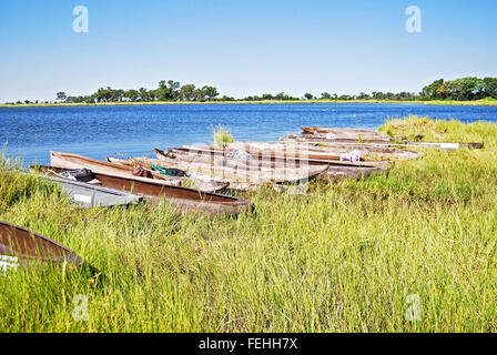 Delta de l'Okavango : Mokoro excursion en canot sur la rivière, le Botswana Afrique Banque D'Images