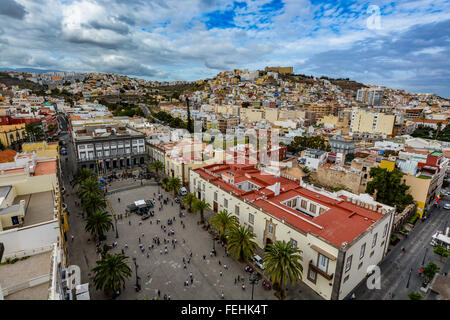 Vue panoramique de Las Palmas de Gran Canaria sur une journée nuageuse, vue de la cathédrale de Santa Ana Banque D'Images