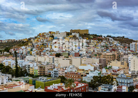 Vue panoramique de Las Palmas de Gran Canaria sur une journée nuageuse, vue de la cathédrale de Santa Ana Banque D'Images